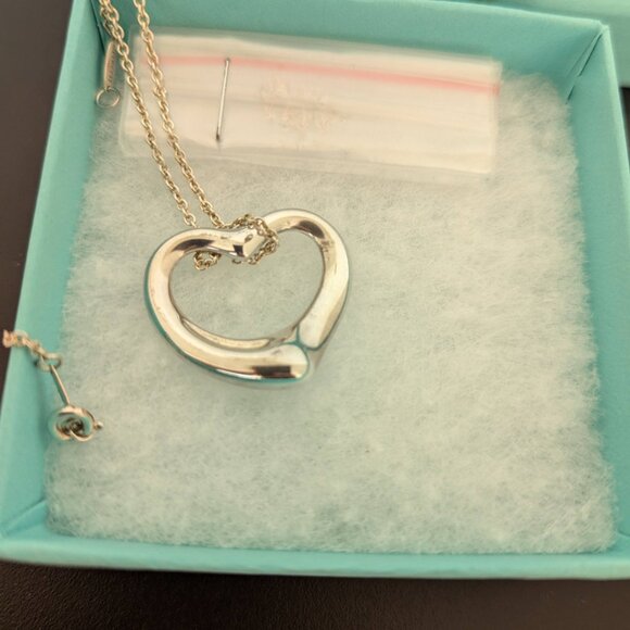 Tiffany Elsa Peretti Open Heart Pendant in sterling silver 27 mm - Picture 12 of 16